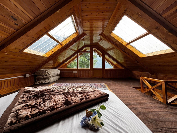 Room 2, Mountain pine majesty jibhi, Kullu