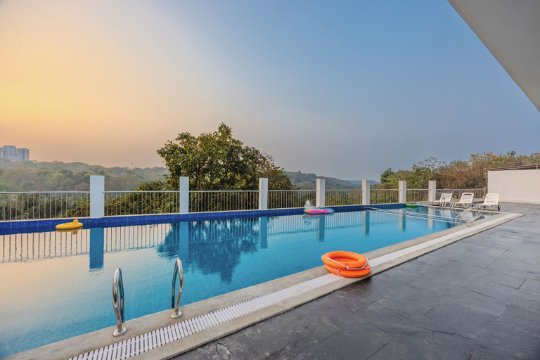 Pool 5, ELIVAAS Midpoint Uno 7 Room Retreat with Pool, South Goa