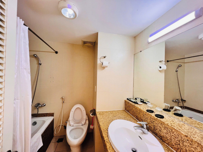 Bathroom 5, The Coast Hotel Vung Tau, Ho Chi Minh City