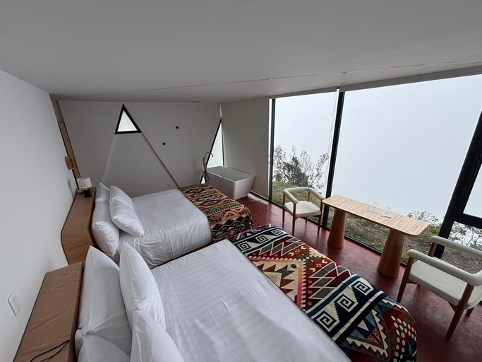 Room 5, NCIELO NATURE LODGE, Quito