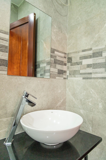 Bathroom 3, Extreme Adventure Park, Bamunanika
