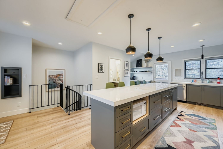Interior 2, Pet Friendly! Elevation 25 2 Bedroom Home, Summit
