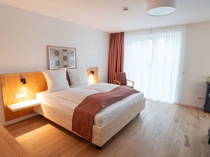 Room 2, Schwollbachhof, Birkenfeld