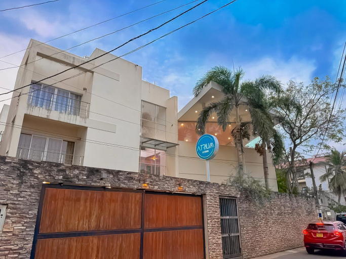 Exterior & Views