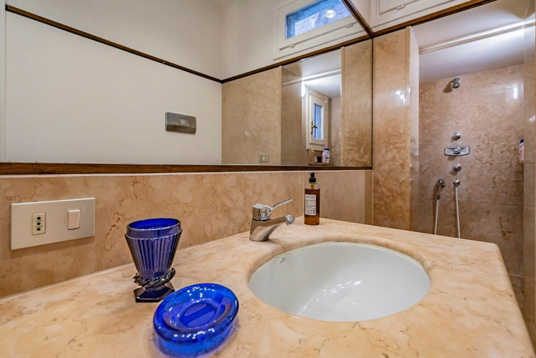 Bathroom 2, Apartment Dorotea - Giudecca - Venice, Venezia