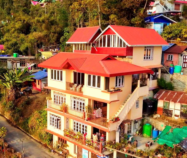 Exterior & Views