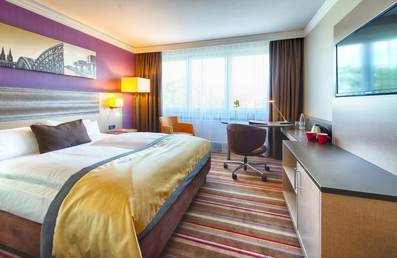 Bedroom, Leonardo Royal Hotel Koeln-Am Stadtwald, Köln