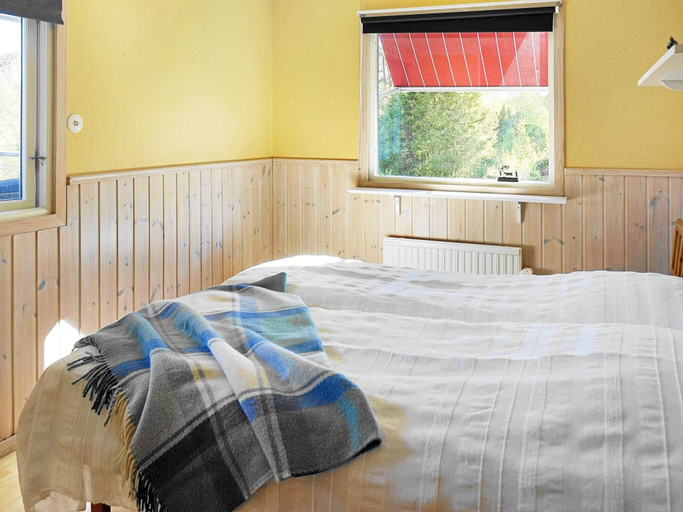 Bedroom 2, person holiday home in HENAN, Orust