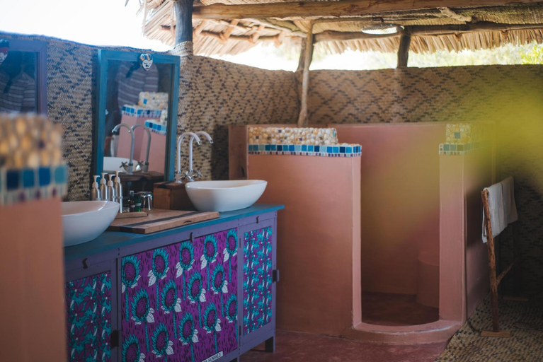 Bathroom 4, Kizingo Lamu, Lamu West