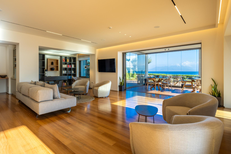 Public Area, Alissachni SeaSide Hotel, Peloponnese