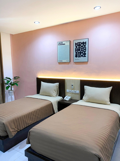 Hotel Grand Praba Room Type - Superior Twin