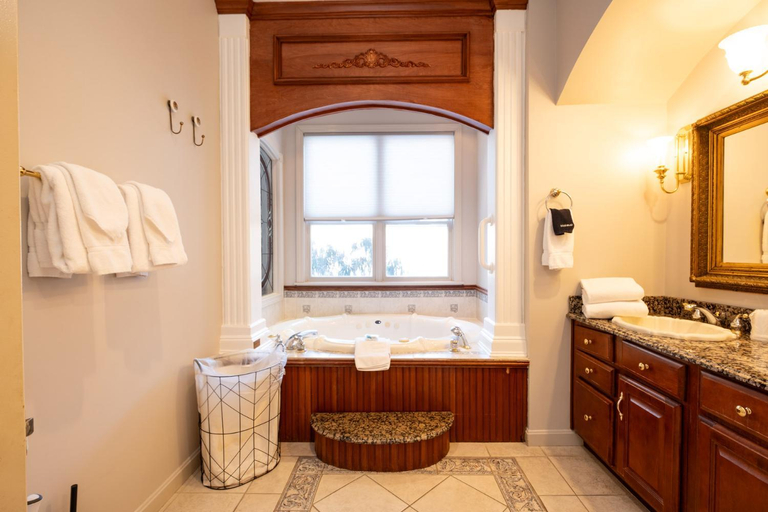 Bathroom 3, Nordic Village Resort, Carroll