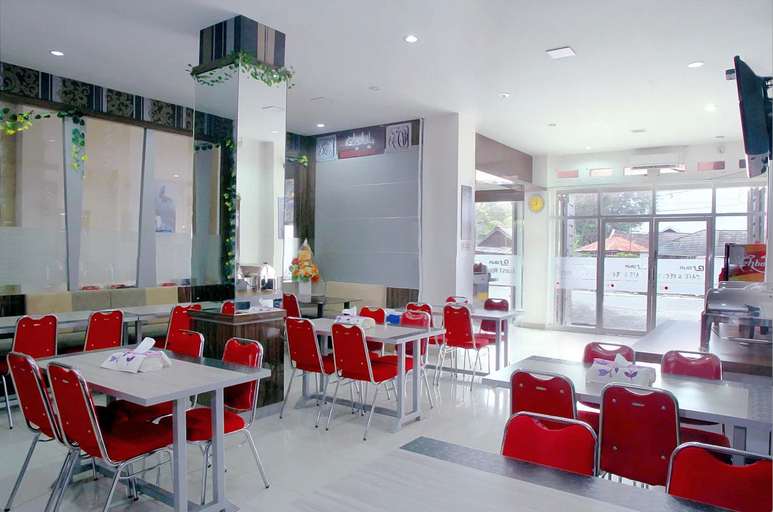 Others 4, Hotel Rfour, Palu