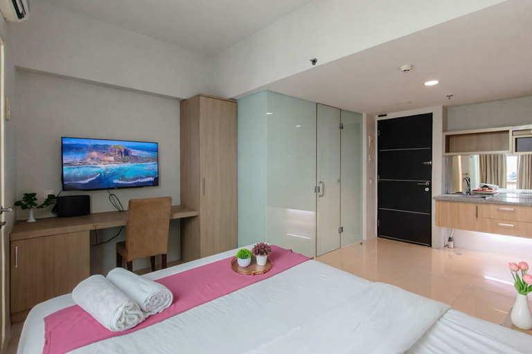 Bedroom 4, Cozy Living Studio at The Square Surabaya Apartment By Travelio, Surabaya
