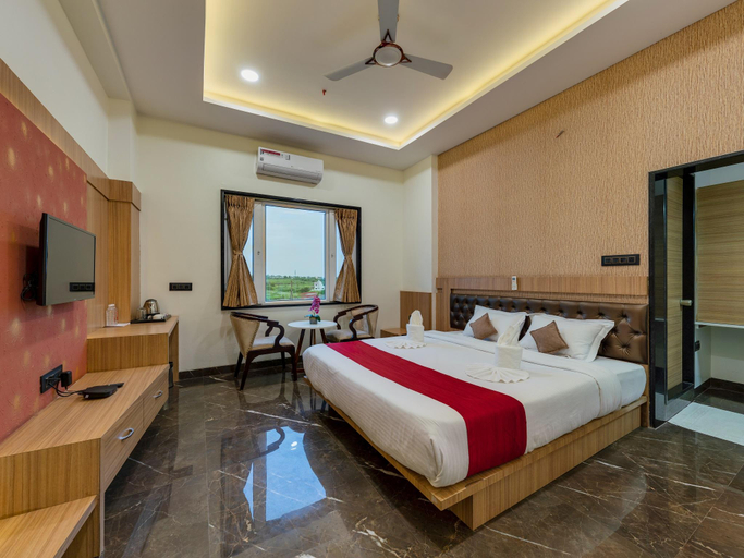 Bedroom 2, Hotel Chandradeep Regency, Dhule