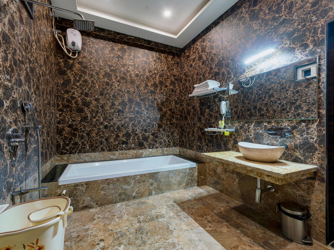 Bathroom 4, Hotel Chandradeep Regency, Dhule
