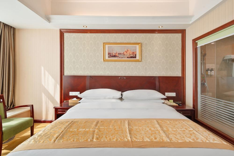 Bedroom 5, Vienna Hotel Shenzhen International Airport , Shenzhen