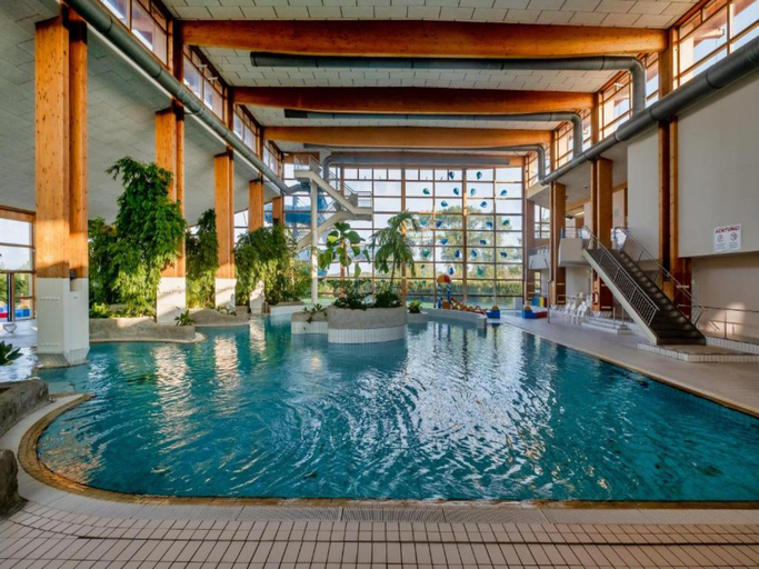 Swimming pool 4, Sunday Resort Rugen Suites, Vorpommern-Rügen