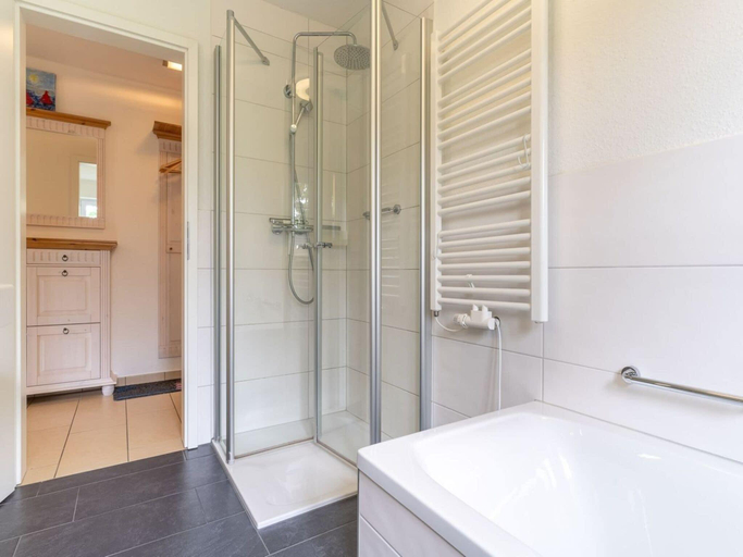 Bathroom 3, Ferienwohnung, St. Peter-Ording, Nordfriesland