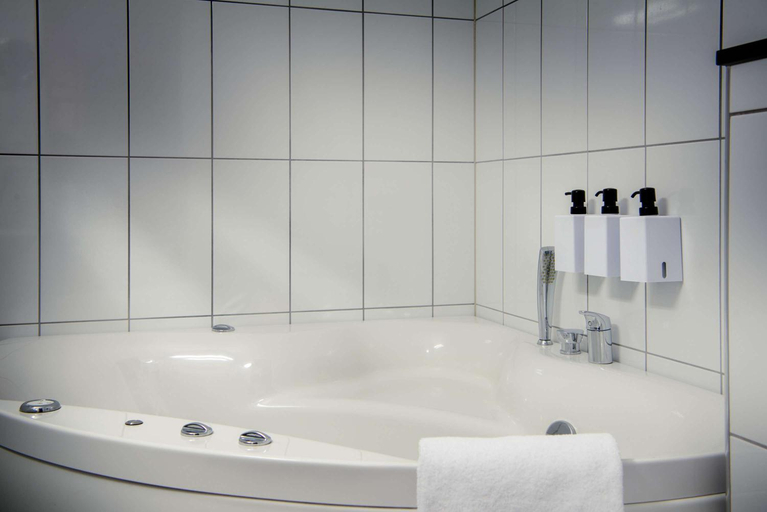 Bathroom 5, Scandic Lulea, Luleå