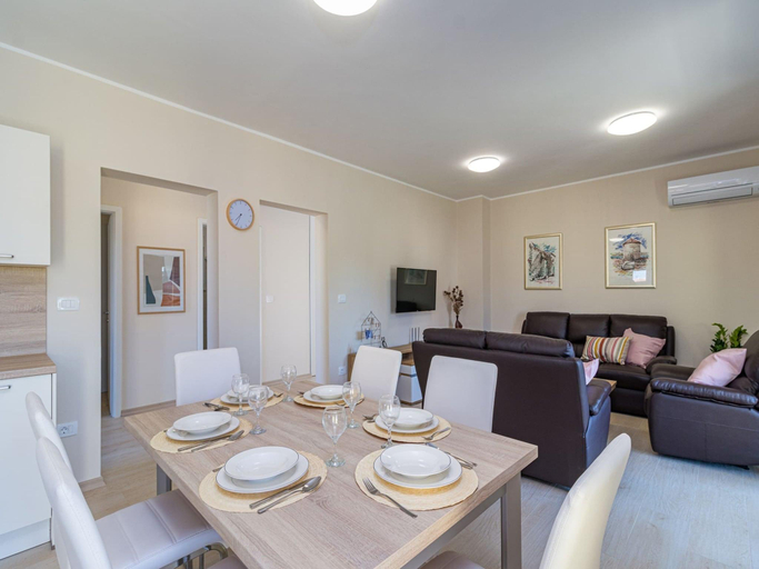 2, Apartment in Medulin near Bijeca Beach, Medulin