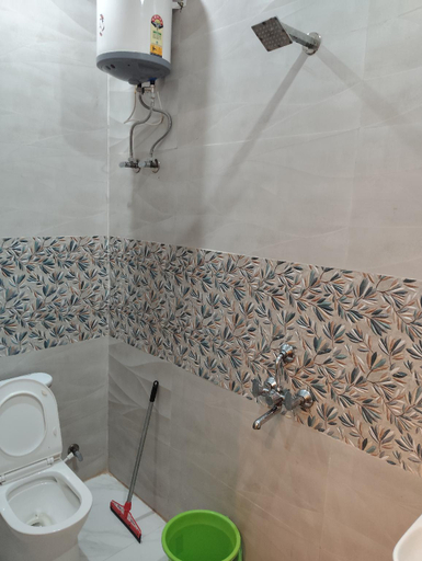 Bathroom 3, Shri Ramya Dhm, Mathura