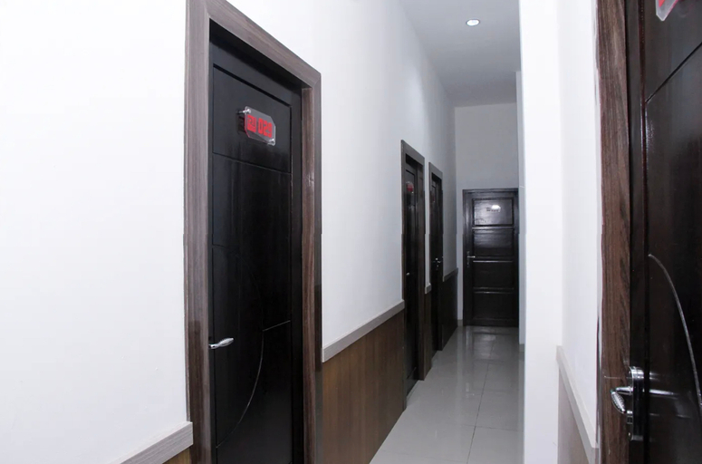 Others 2, Hotel Rfour, Palu