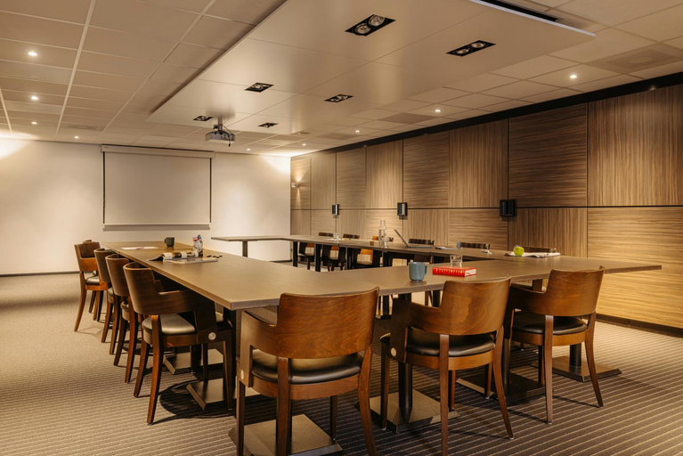 Food & Drinks 4, Crown Hotel Eindhoven Centre, Eindhoven