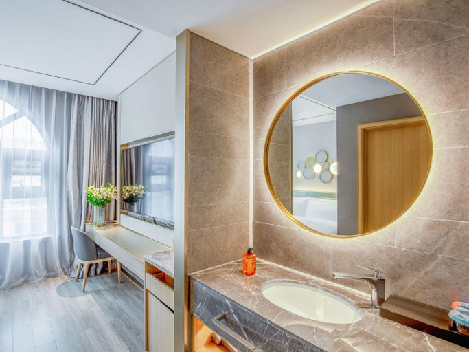 Bathroom 3, Orange Hotel Zaozhuang Taierzhuang Ancient City, Zaozhuang