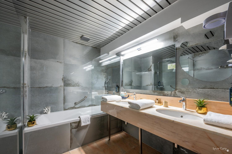 Bathroom 5, HOTEL LE YACHTMAN, Charente-Maritime