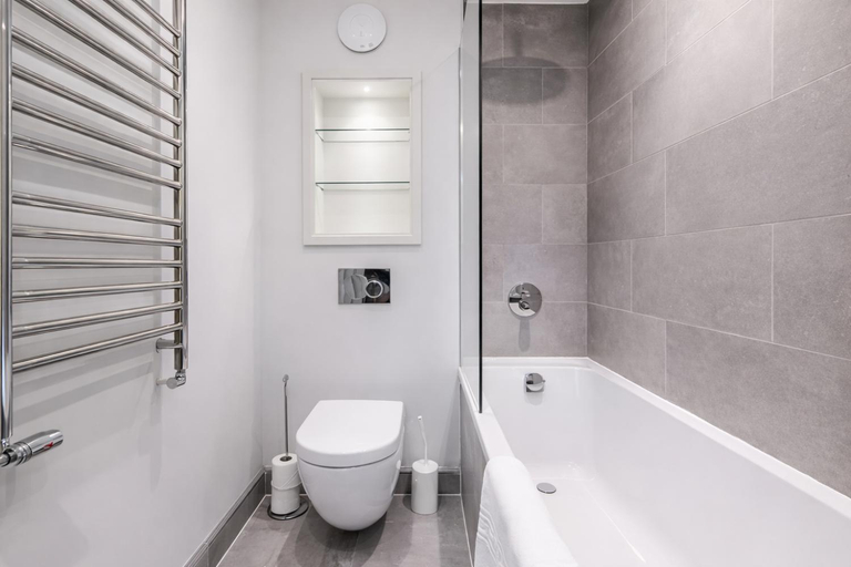 Bathroom 2, Roomspace Serviced Apartments -The Quadrant, London