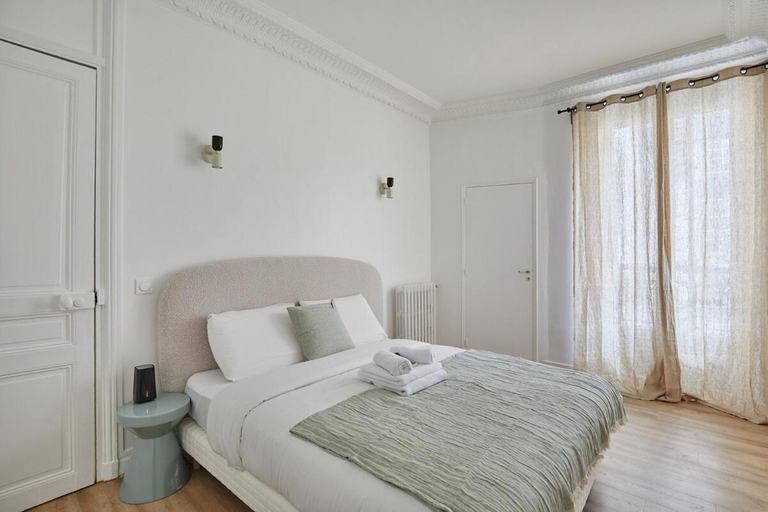 Bedroom 4, Superb Apartment in the Heart of Paris, Paris