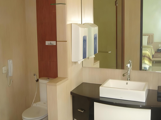 Bathroom 3, Golden Harvest Hotel, Jambi