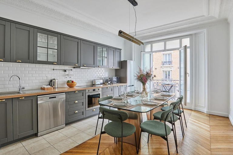 Others 5, Superb Apartment in the Heart of Paris, Paris