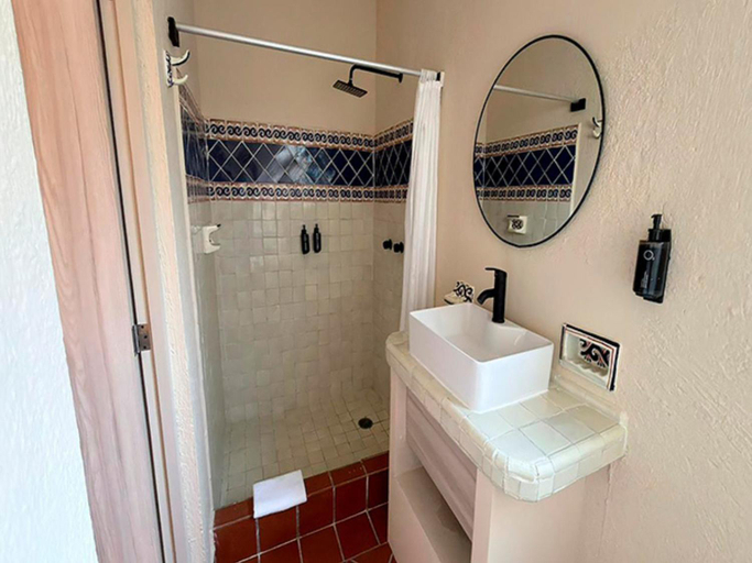 Bathroom 4, Nina Hotel & Beach Club, Cozumel