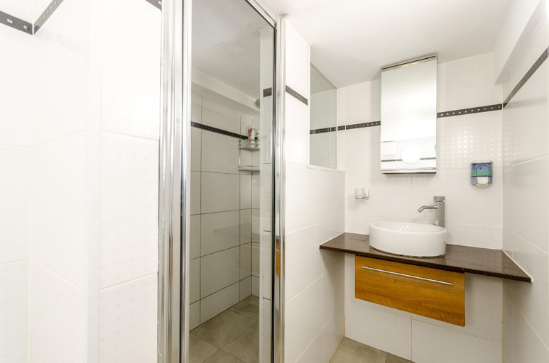 Bathroom 5, Argyle Apart Hotel, London