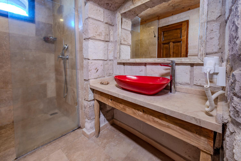 Bathroom 3, Panoramic Cave Hotel, Nevşehir