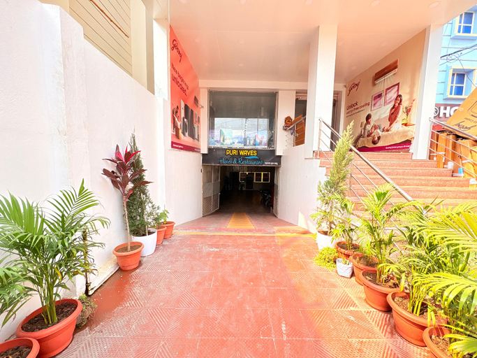 Exterior view 2, Hotel Puri Waves, Puri