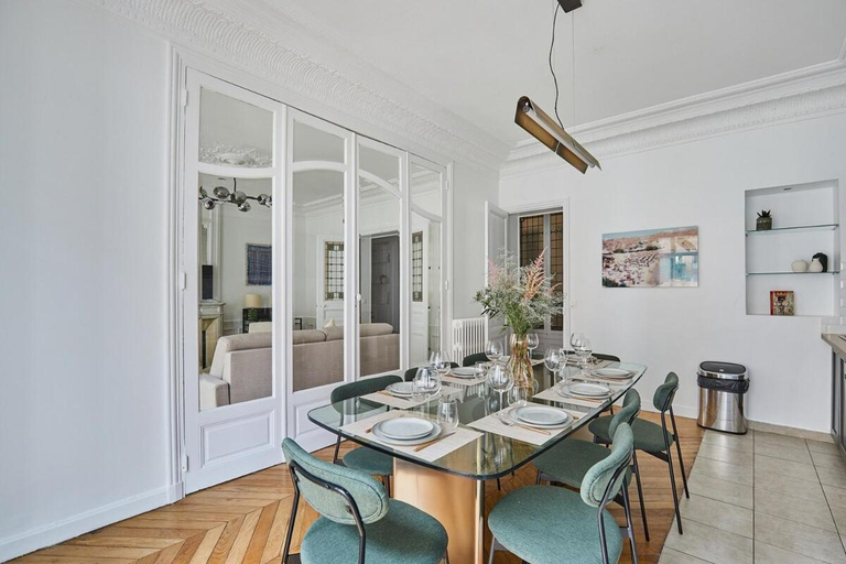 Others 4, Superb Apartment in the Heart of Paris, Paris