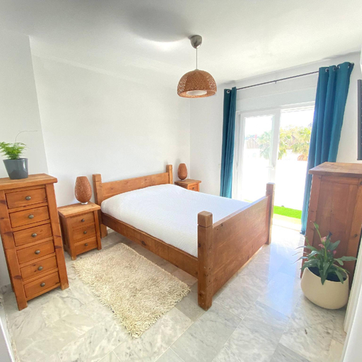Bedroom, Modern Townhouse 7min walk beach and 15 to Duquesa, Málaga