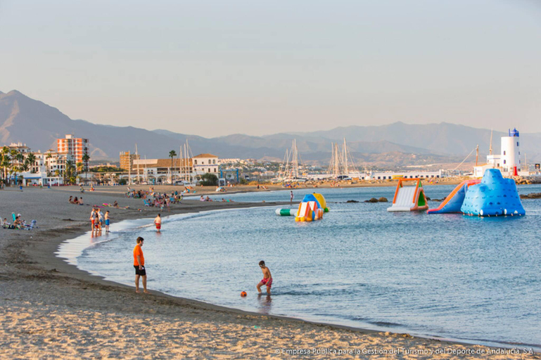 Beach 3, Modern Townhouse 7min walk beach and 15 to Duquesa, Málaga