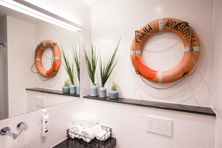 Bathroom, Leonardo Hotel Vinkeveen Amsterdam, De Ronde Venen