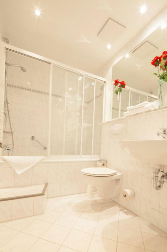 Bathroom 4, Hotel Kastanienhof, Berlin