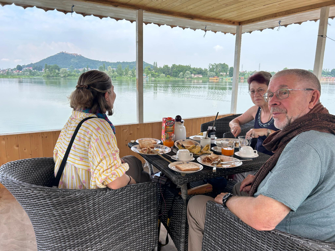 Food & Drinks 5, Dilshad Houseboats, Srinagar