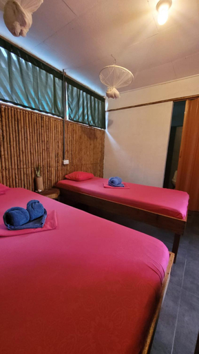 Bedroom, Roots Family, Talamanca