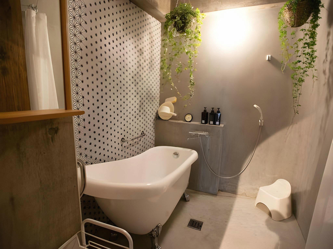 Bathroom 3, Hostel Niniroom, Kyoto