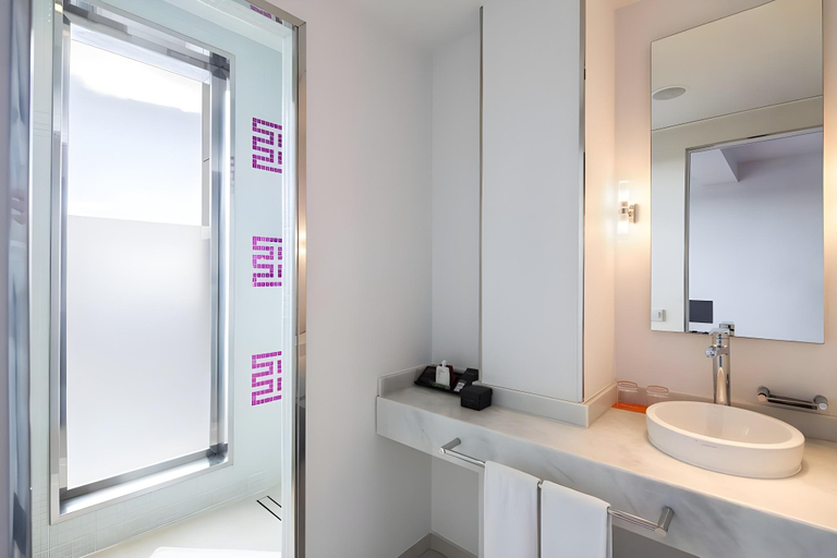 Bathroom 4, Allegro Barcelona, Barcelona