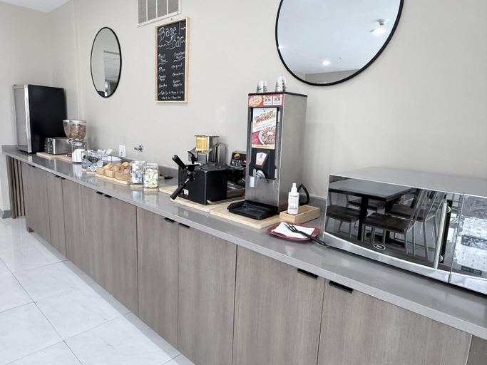 Food & Drinks 5, Edn Hotel, Peoria