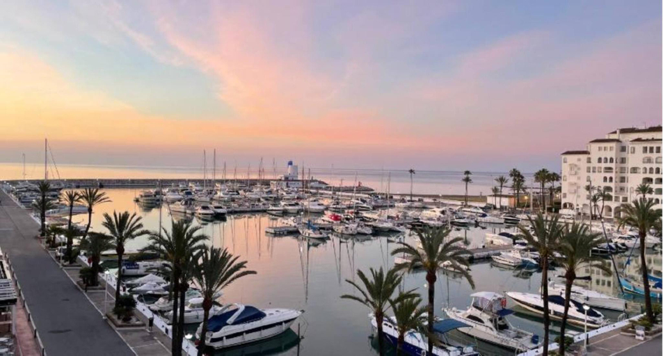 5, Modern Townhouse 7min walk beach and 15 to Duquesa, Málaga
