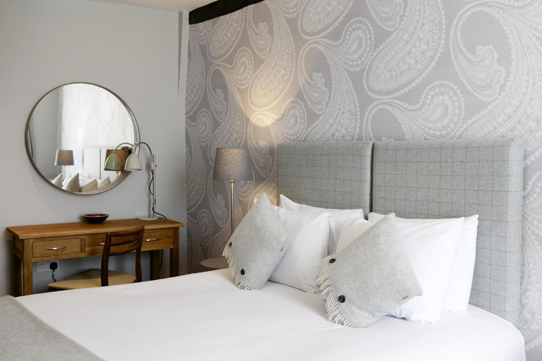 Bedroom 2, The Rose and Crown, Warwickshire
